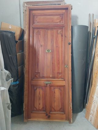 Puerta Antigua Pino Canadiense