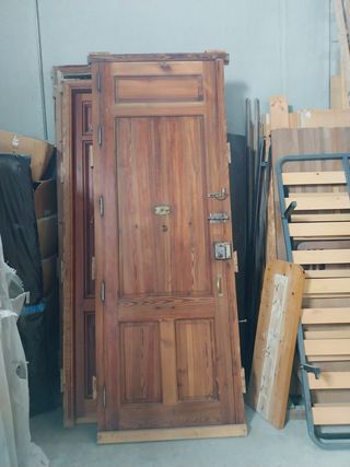 Puerta Antigua Pino Canadiense