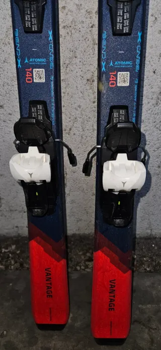 Esquís Atomic Vantage+ botas Salomon+bastones niño