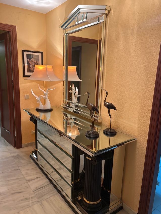 Mueble recibidor y espejo