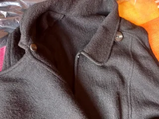 Capa de lana negra talla única