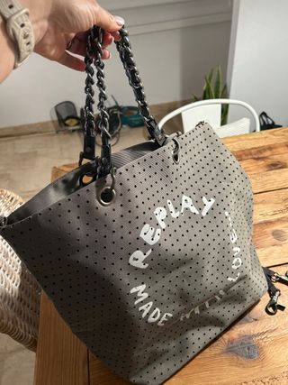Bolso Replay Gris Perforado Cadena