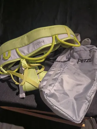 Arnés Petzl Corax Verde