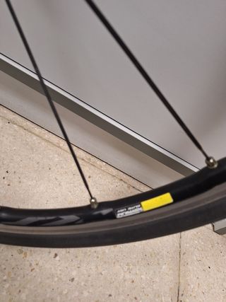 Rueda Mavic Ksyrium UST delantera