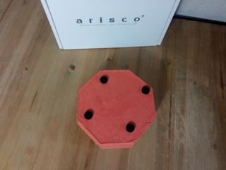 Pezzo ottagonale rustico in cemento rosso