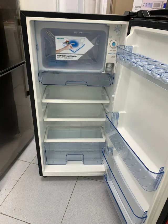 Nevera pequeña Hisense Rojo con garantía