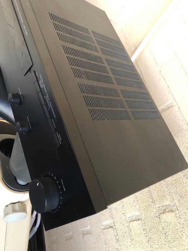 Procesador Yamaha DSP-E390 Dolby Pro-Logic