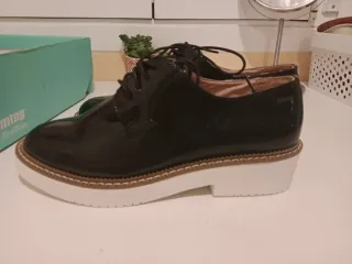 Zapatos MTNG Blucher Negro Charol