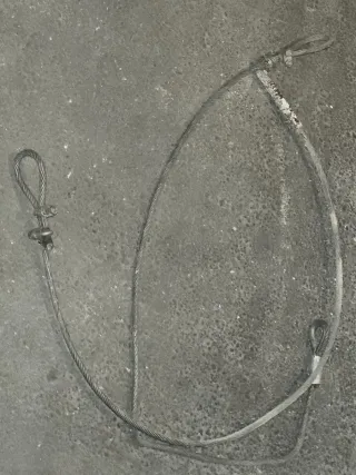 Arnés de seguridad azul y amarillo