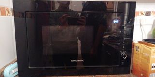 Microondas Grundig Empotrable Negro