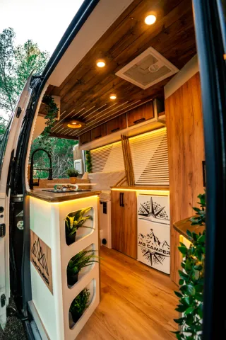 CAMPERIZACIONES PERSONALIZADAS