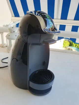 Cafetera Dolce Gusto Negra