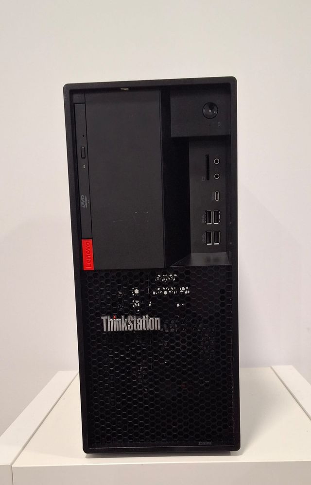 Lenovo ThinkStation P330 Xeon E-2146G 32gb RAM