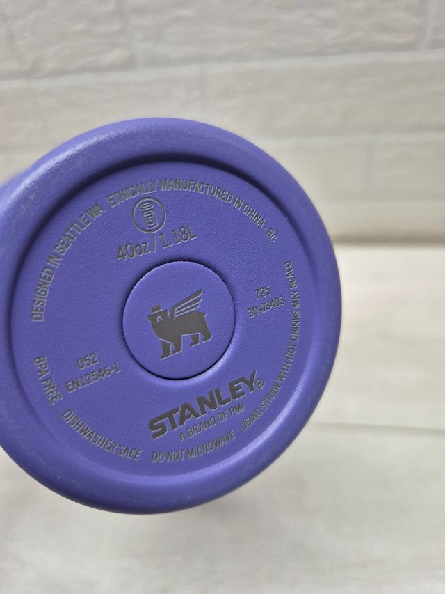 Botella de agua 1.2 L STANLEY