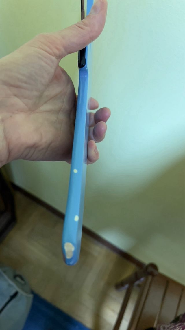 Percha infantil pintada pirata. Madera