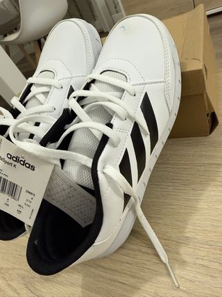 Zapatillas Adidas Blancas y Negras