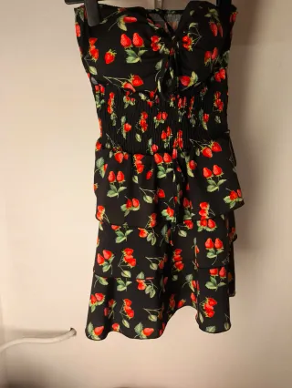 Vestitino corto con fragole