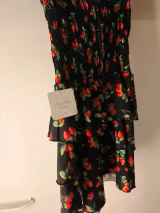 Vestitino corto con fragole