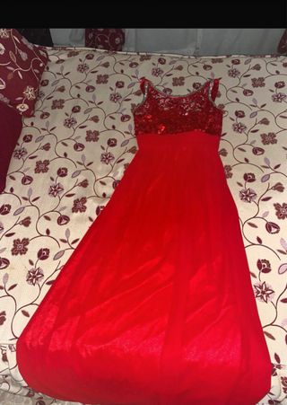 Vestido rojo perlas y encaje