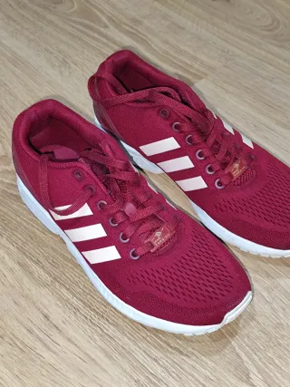 Zapatillas Adidas Rojas y Blancas 41 1/3