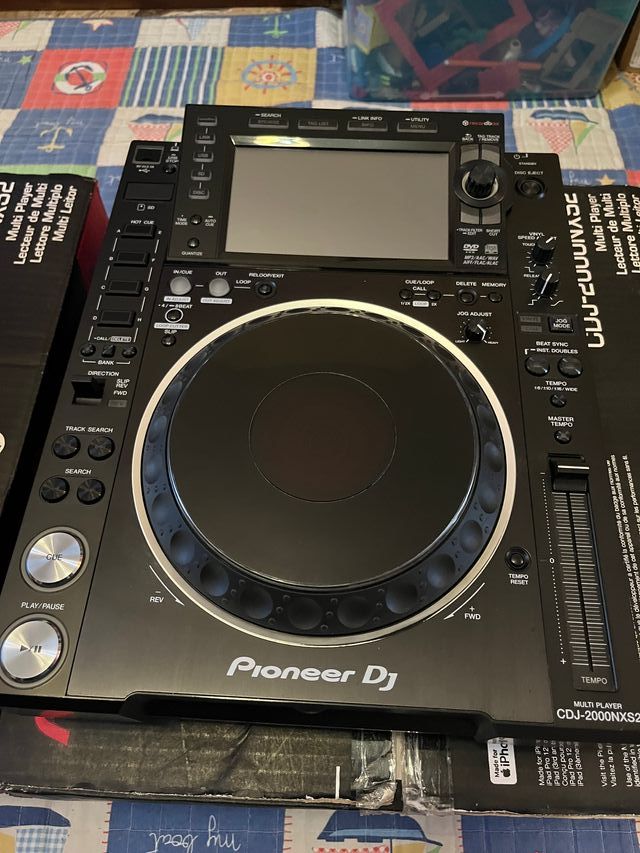 Pioneer DJ CDJ 2000NXS2 (2)