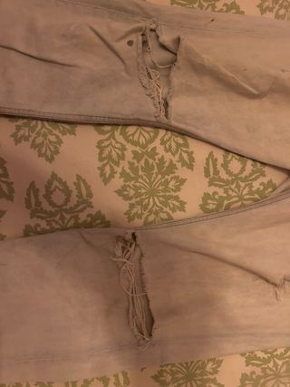 Pantalón Levi's desgastado