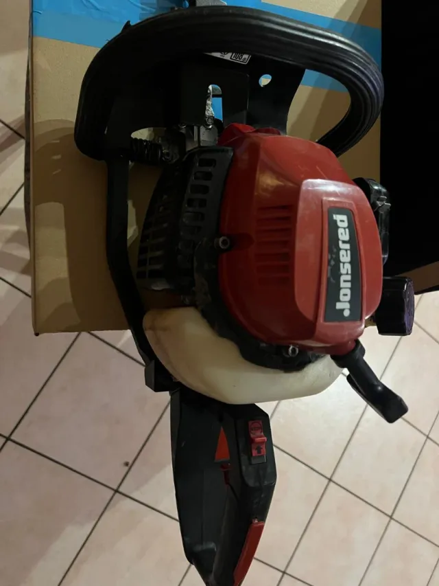 Tagliasiepi Jonsered