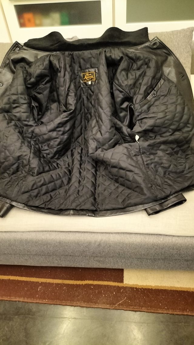 Chaquetón de piel negra caballero