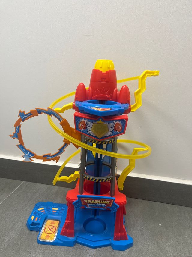 Superthing Training tower  en su embalaje original