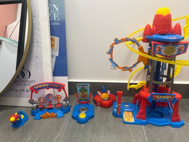 Superthing Training tower  en su embalaje original