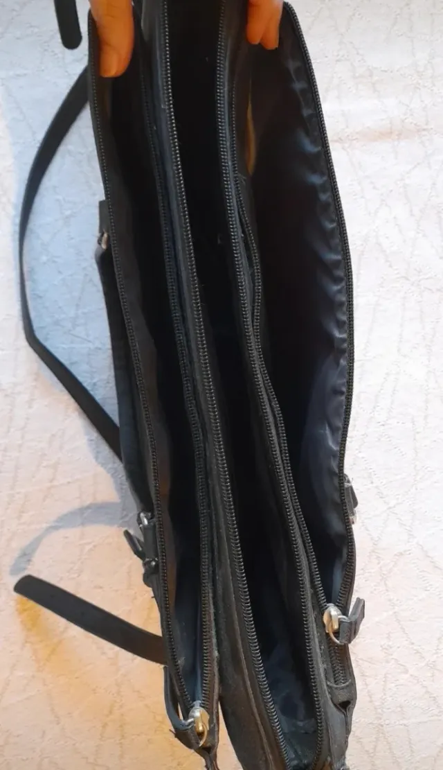 Bolso negro para universidad