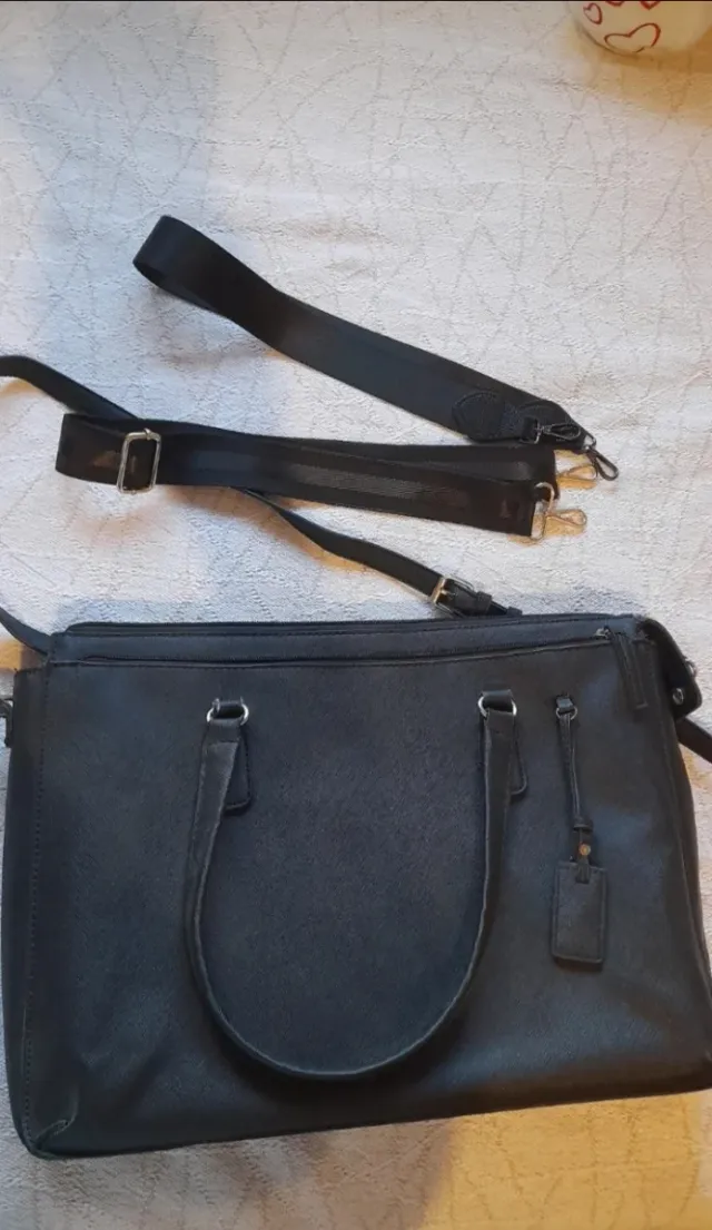 Bolso negro para universidad