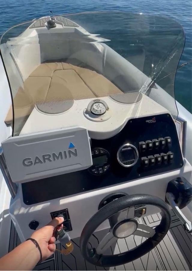 M Semirrígida de lujo