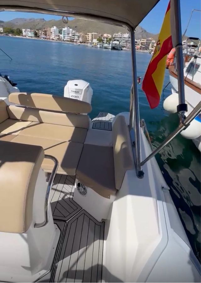 M Semirrígida de lujo