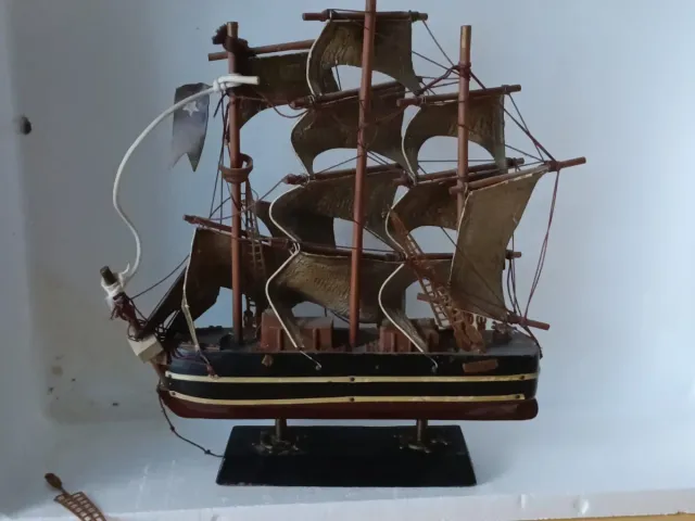 Modellino veliero in legno