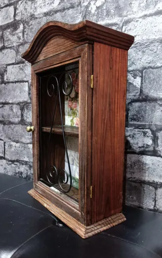 Mueble rústico antiguo