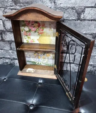 Mueble rústico antiguo