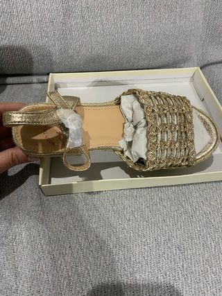 Sandalias H.A. doradas cuña esparto sin estrenar