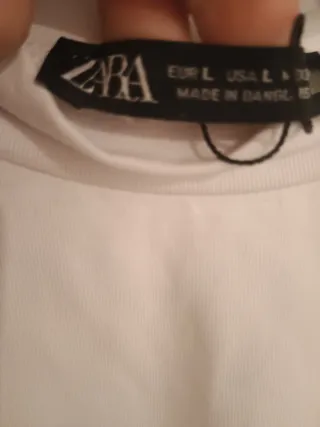 Camiseta Zara manga larga cuello alto blanca Talla