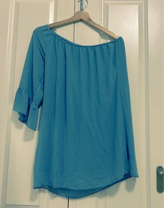 Vestido azul escotado