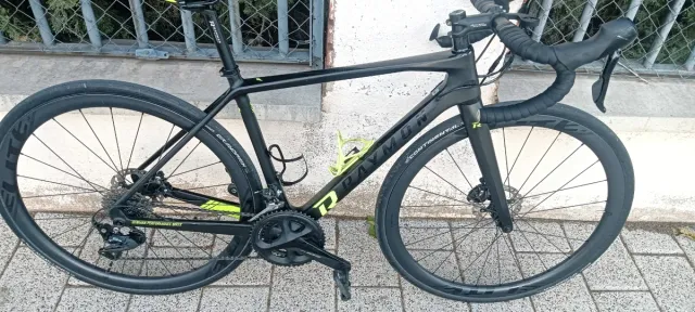 Bicicleta de carretera RAYMON