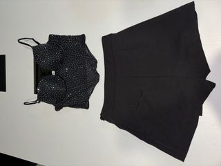 Conjunto Top Brillante y Falda Negra