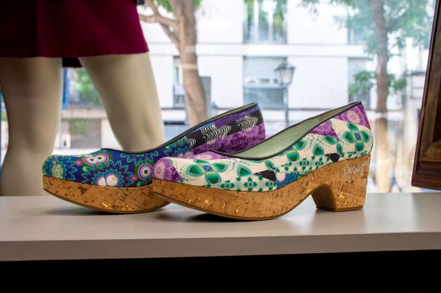 Zapatos Desigual multicolor estampado talla 40