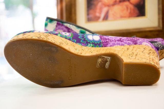 Zapatos Desigual multicolor estampado talla 40