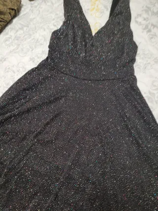 Vestidos de fiesta dorado y negro.