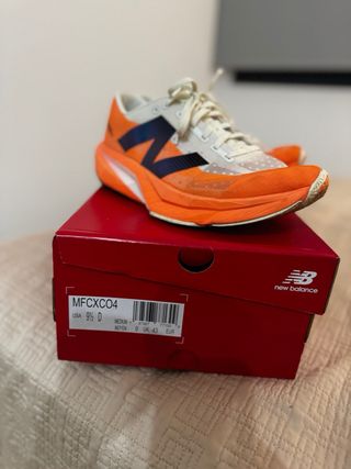 Zapatillas New Balance Rebel V4 Naranja/Blanco