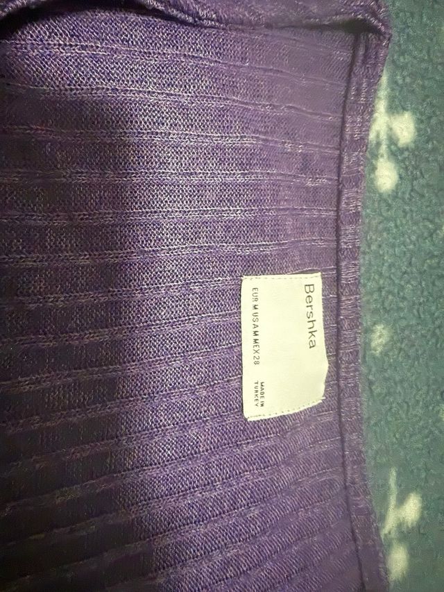 Rebeca corta morada talla S