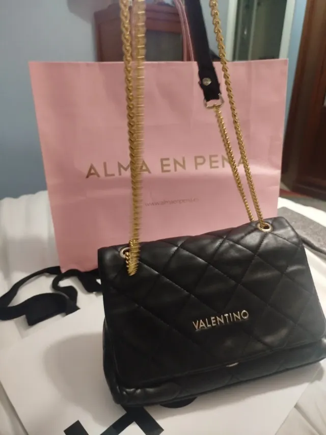 Bolso Valentino Negro Acolchado Cadena Dorada