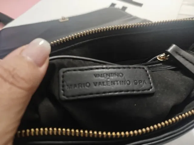 Bolso Valentino Negro Acolchado Cadena Dorada