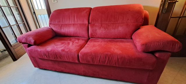Divano 3 posti rosso in tessuto